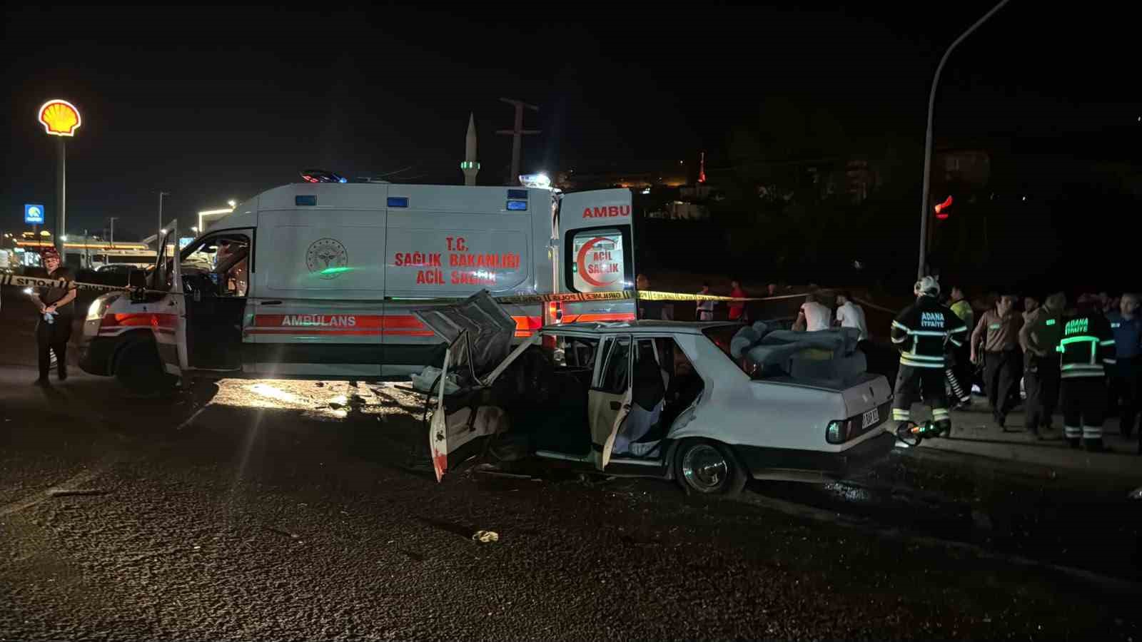 Tofaş, kağıt gibi ezildi: 1 ölü, 3 yaralı 5 tofas kagit gibi ezildi 1 olu 3 yarali 1 fkahPkuA