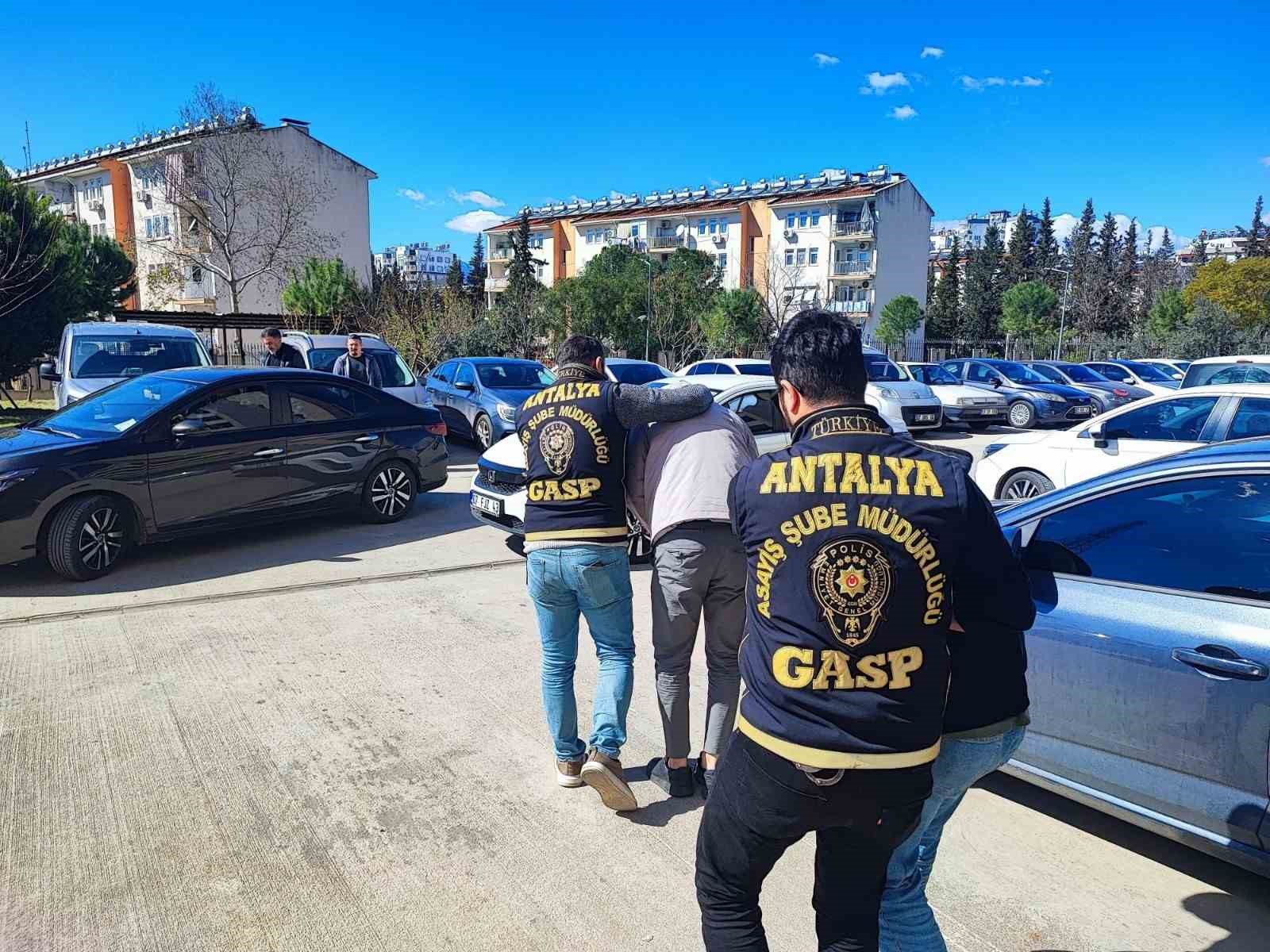 tokalastigi sahsin silahli saldirisina ugrayip olumle burun buruna gelmisti 2 supheli tutuklandi 1 C11YDesm