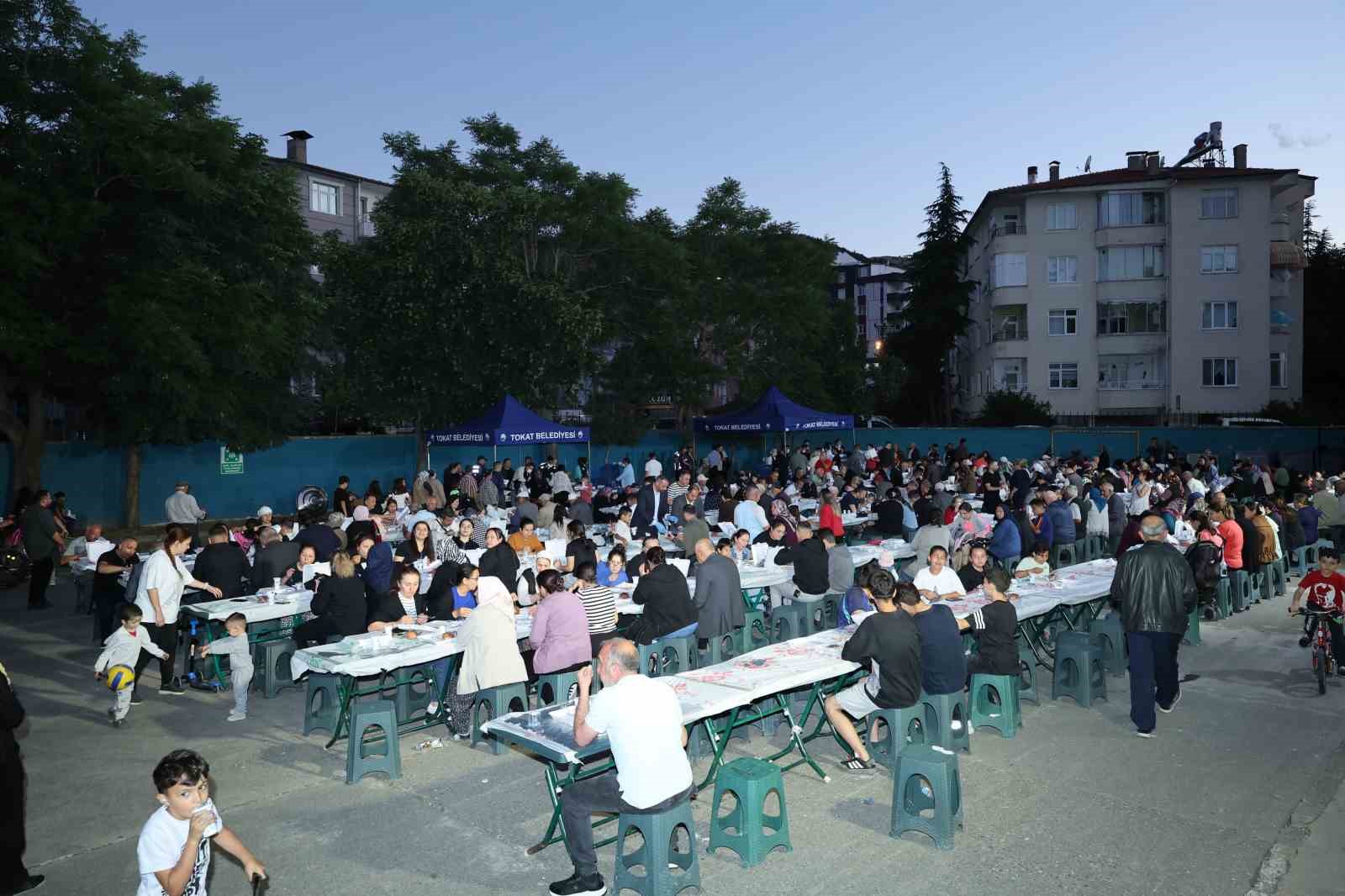 tokat belediyesi muharrem ayi boyunca birlik ve beraberlik sofralari kurdu 0 tsRD5HPg