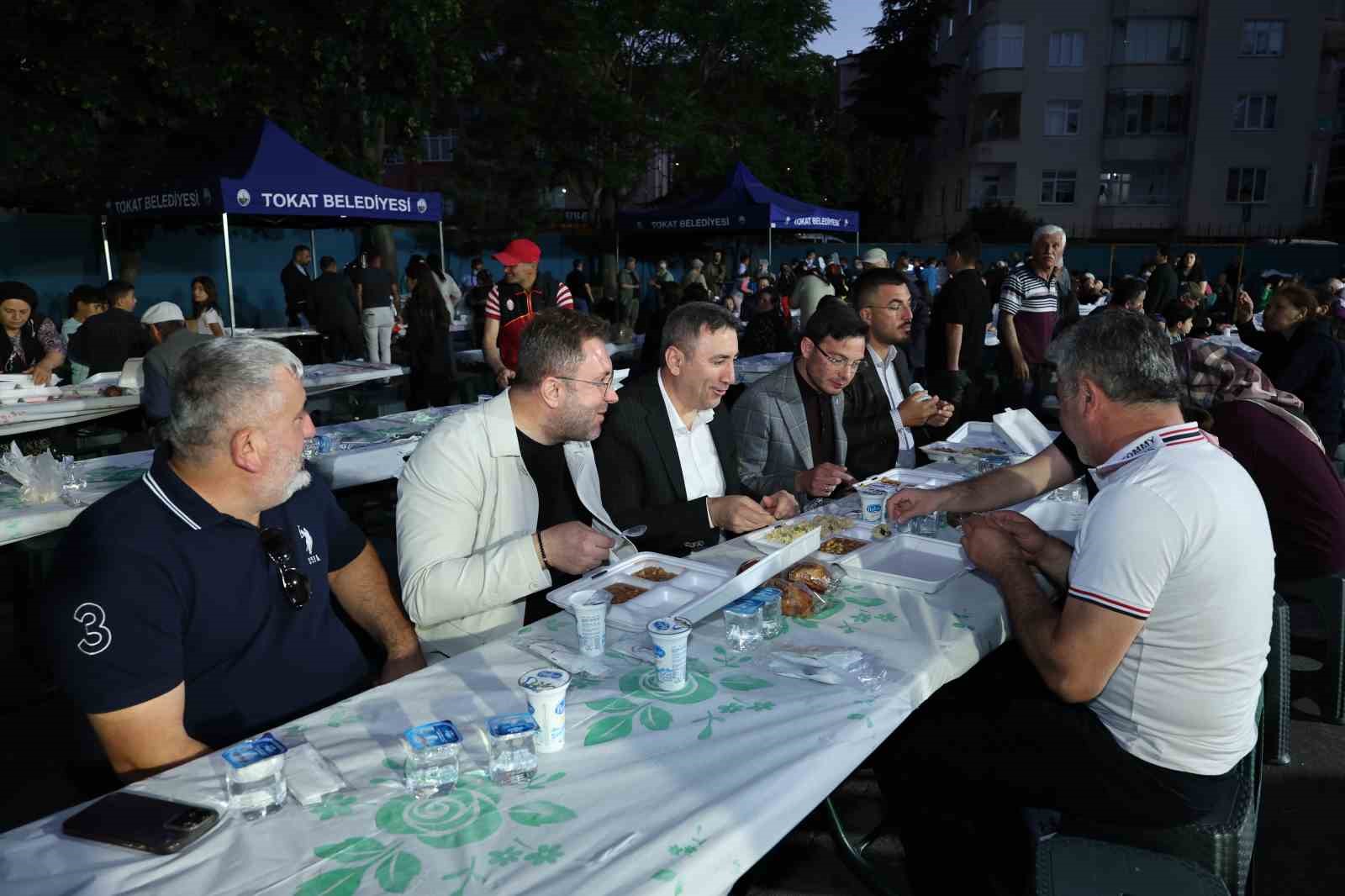 tokat belediyesi muharrem ayi boyunca birlik ve beraberlik sofralari kurdu 2 bUTAqseX