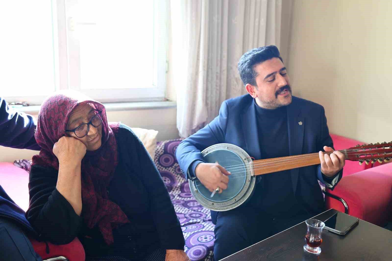 tokat belediyesi yaslilarin evine temizlik ve canli muzikle misafir oldu 1 cq3MNiNX