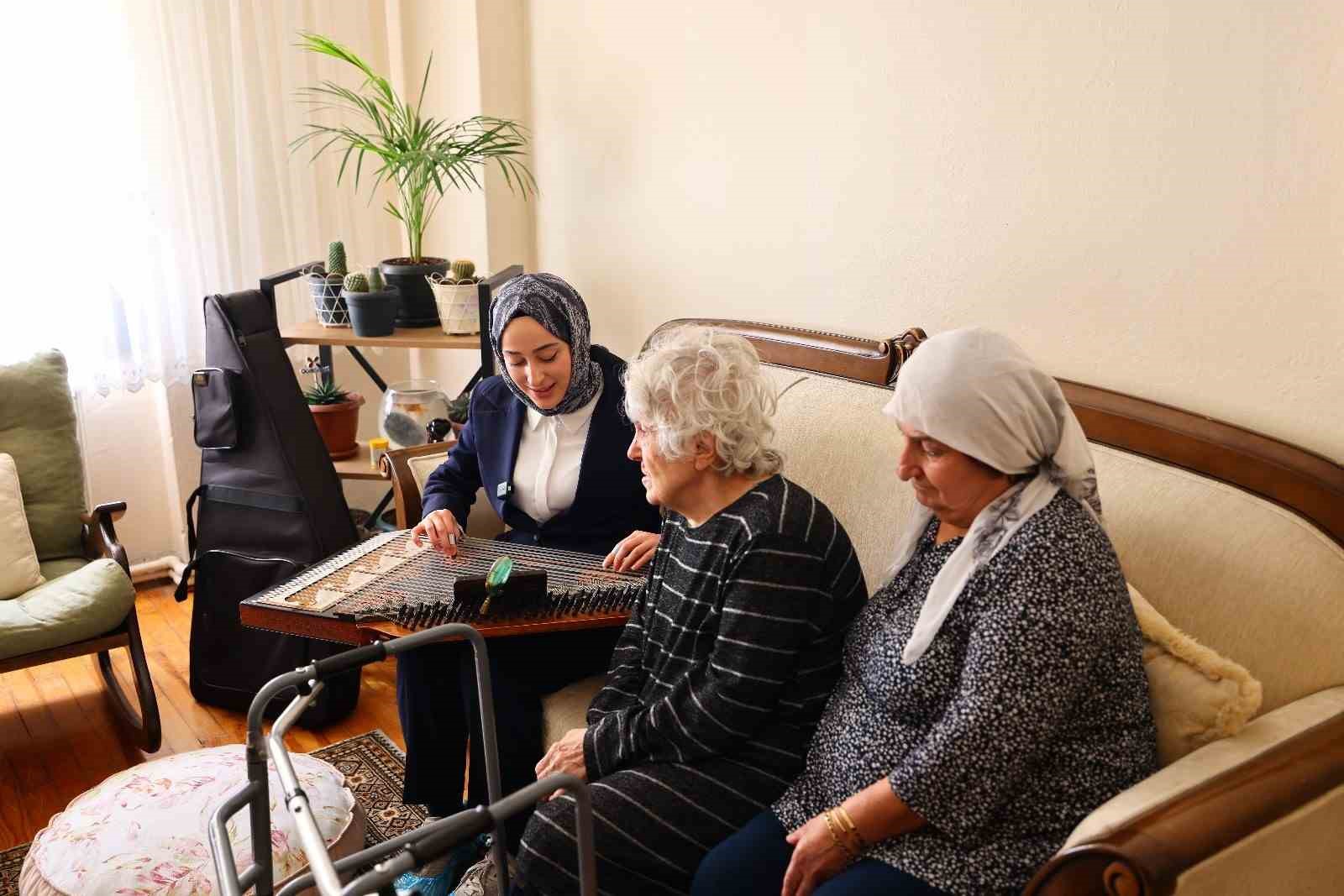 tokat belediyesi yaslilarin evine temizlik ve canli muzikle misafir oldu 2 gGGFuGdM