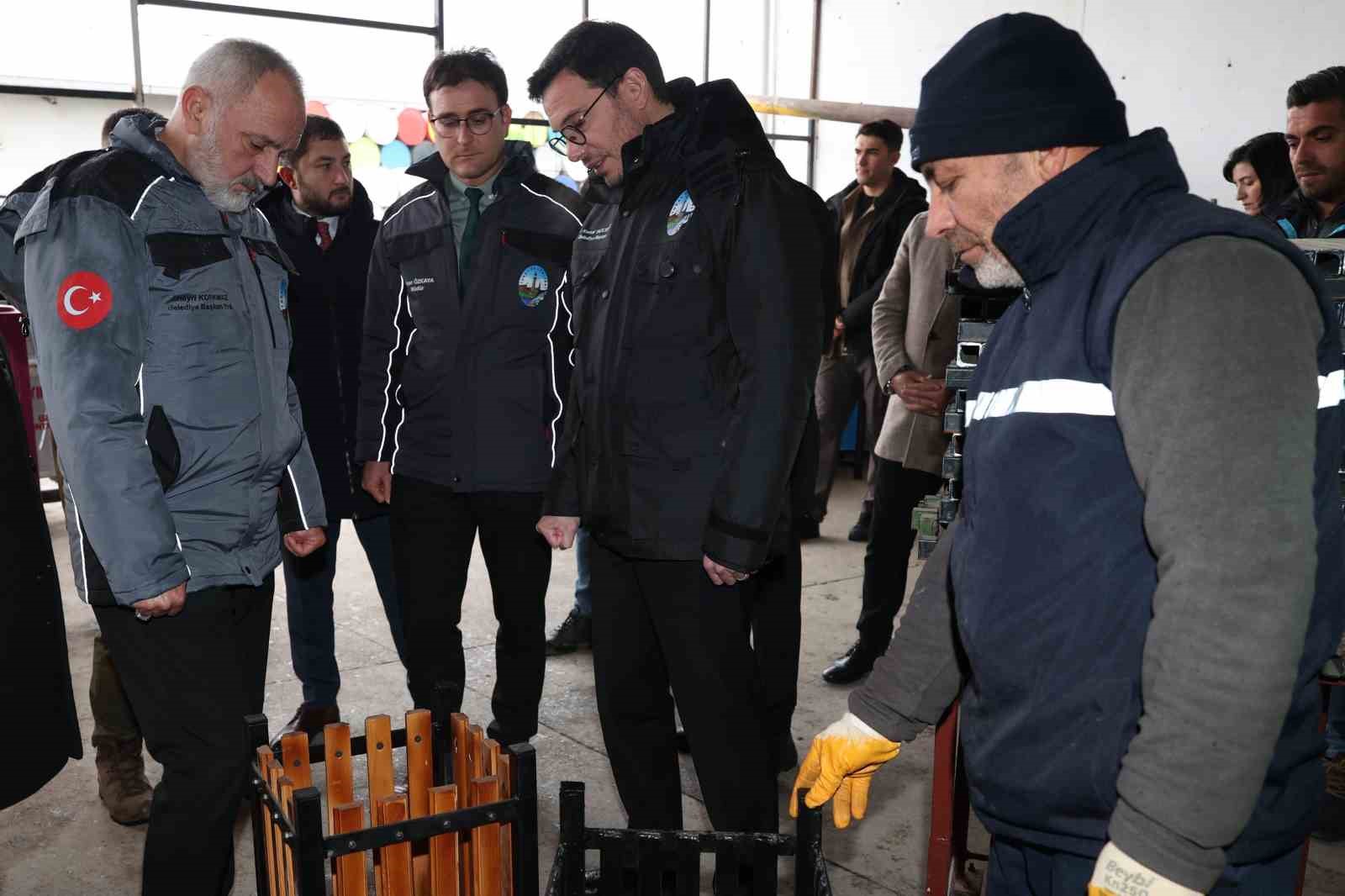 tokat belediyesinden cop tenekeleri icin sira disi test 2 OhKP1nep