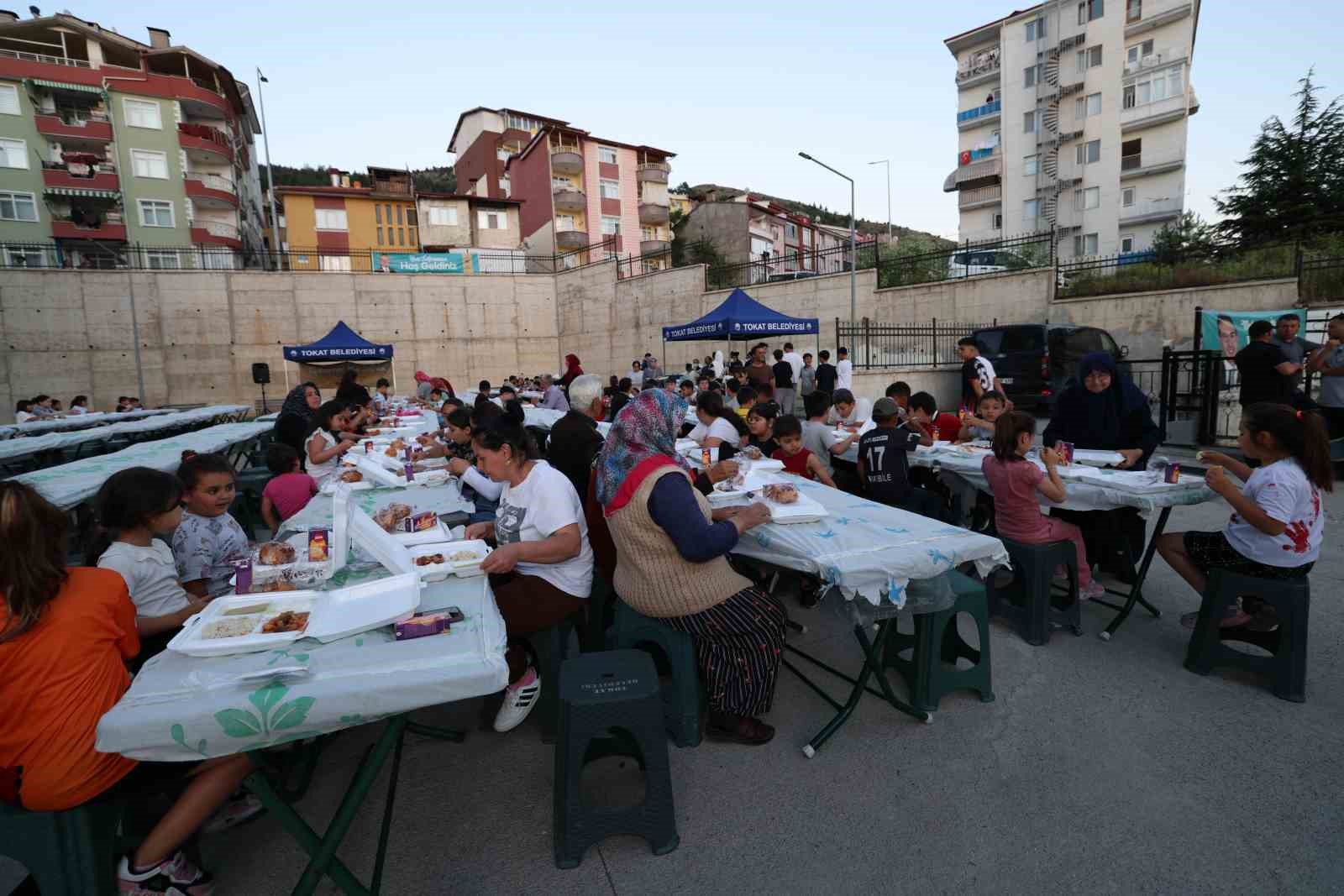 tokat belediyesinden muharrem ayina ozel iftar sofralari kuruldu 2 5hDdhdPC