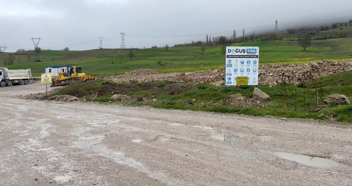 Tokat-Niksar Karayolu 13 yıldır tamamlanamadı 4 tokat niksar karayolu 13 yildir tamamlanamadi 0 cPTzB2kg