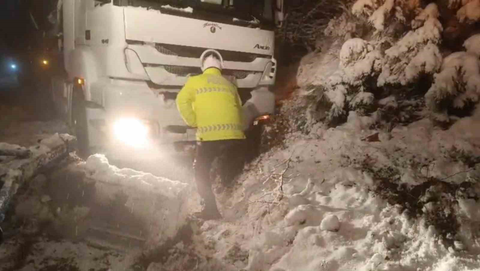 Tokat-Niksar Karayolu 13 yıldır tamamlanamadı 12 tokat niksar karayolu 13 yildir tamamlanamadi 8 nZ6UBlMA