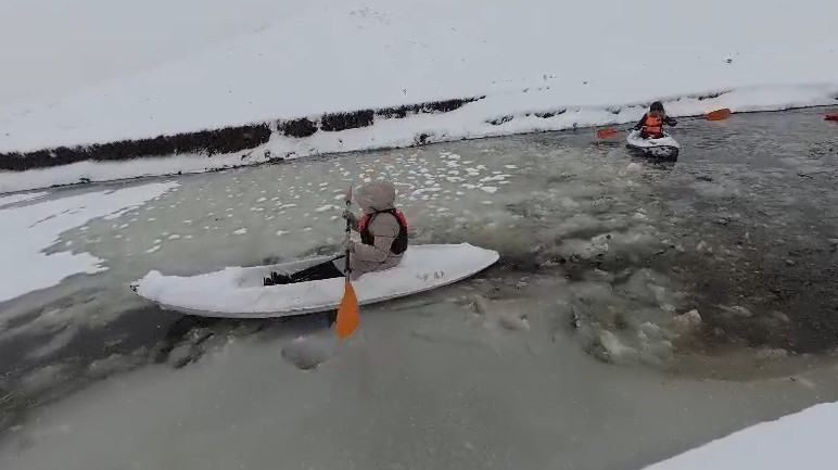 tokat ordu sinirinda donan mendereslerde kano yaptilar 1 GvJcBTMi