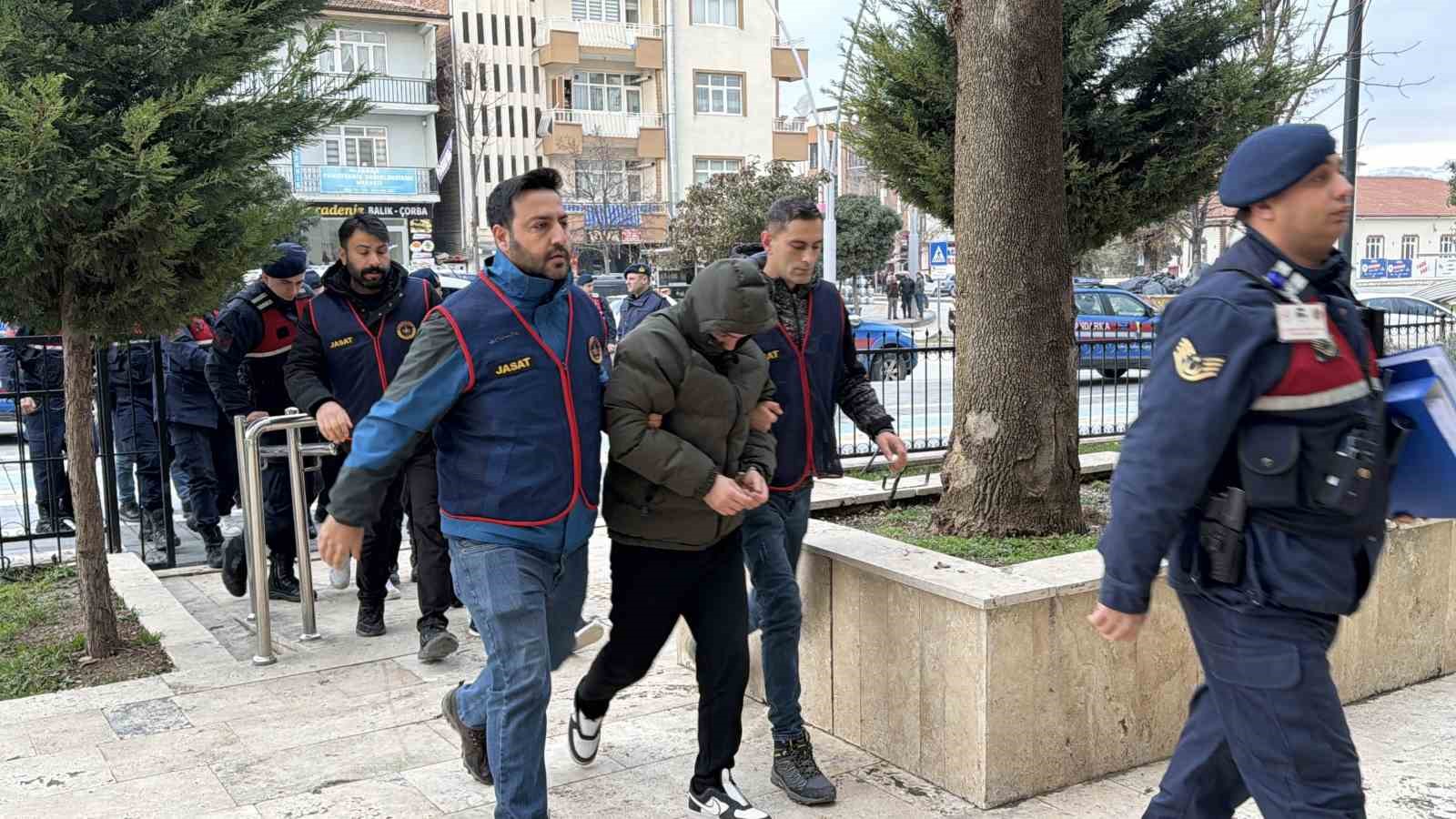 tokatta 100 milyonluk yasa disi bahis ve dolandiricilik operasyonu 16 gozalti 0