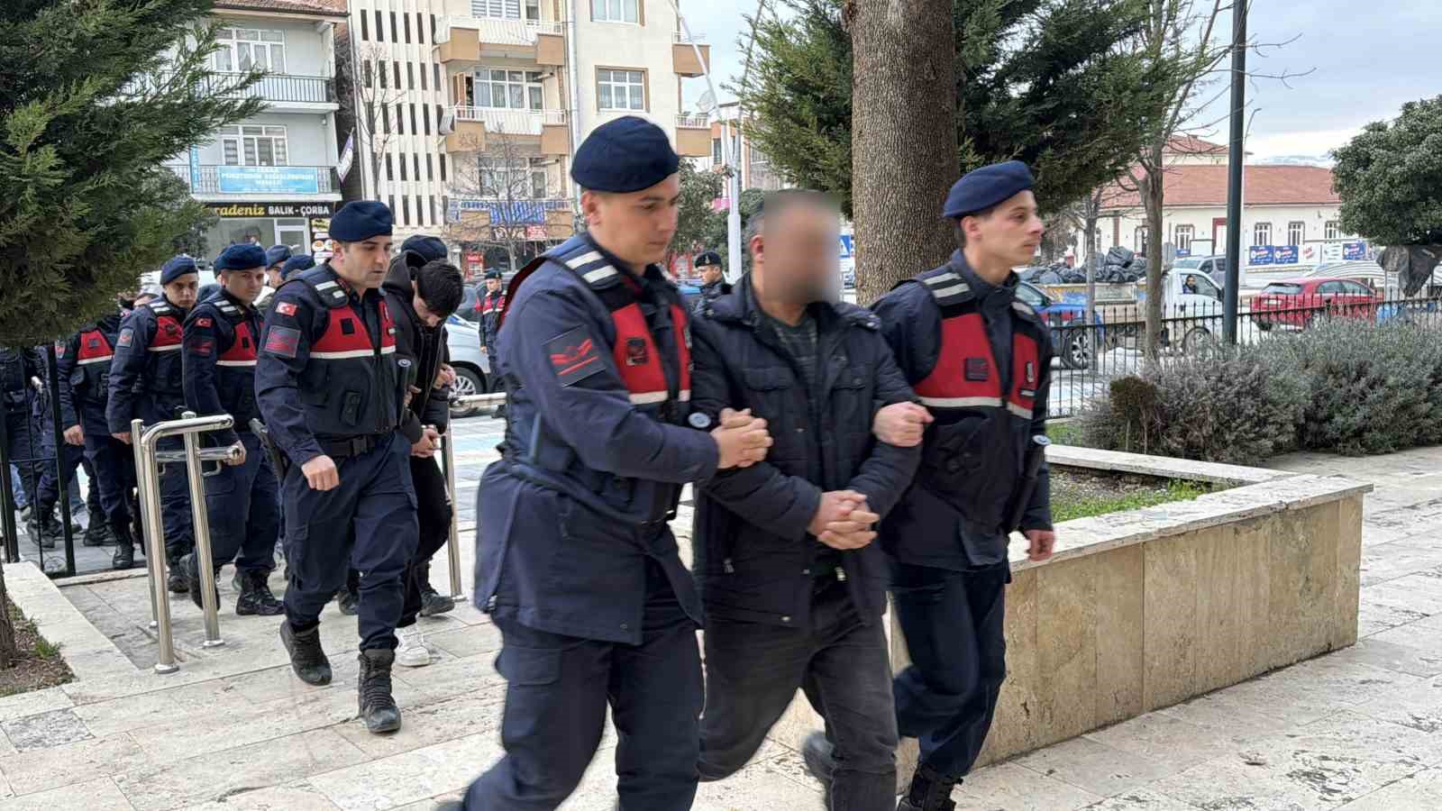 tokatta 100 milyonluk yasa disi bahis ve dolandiricilik operasyonu 16 gozalti 1 XOWZPXfI