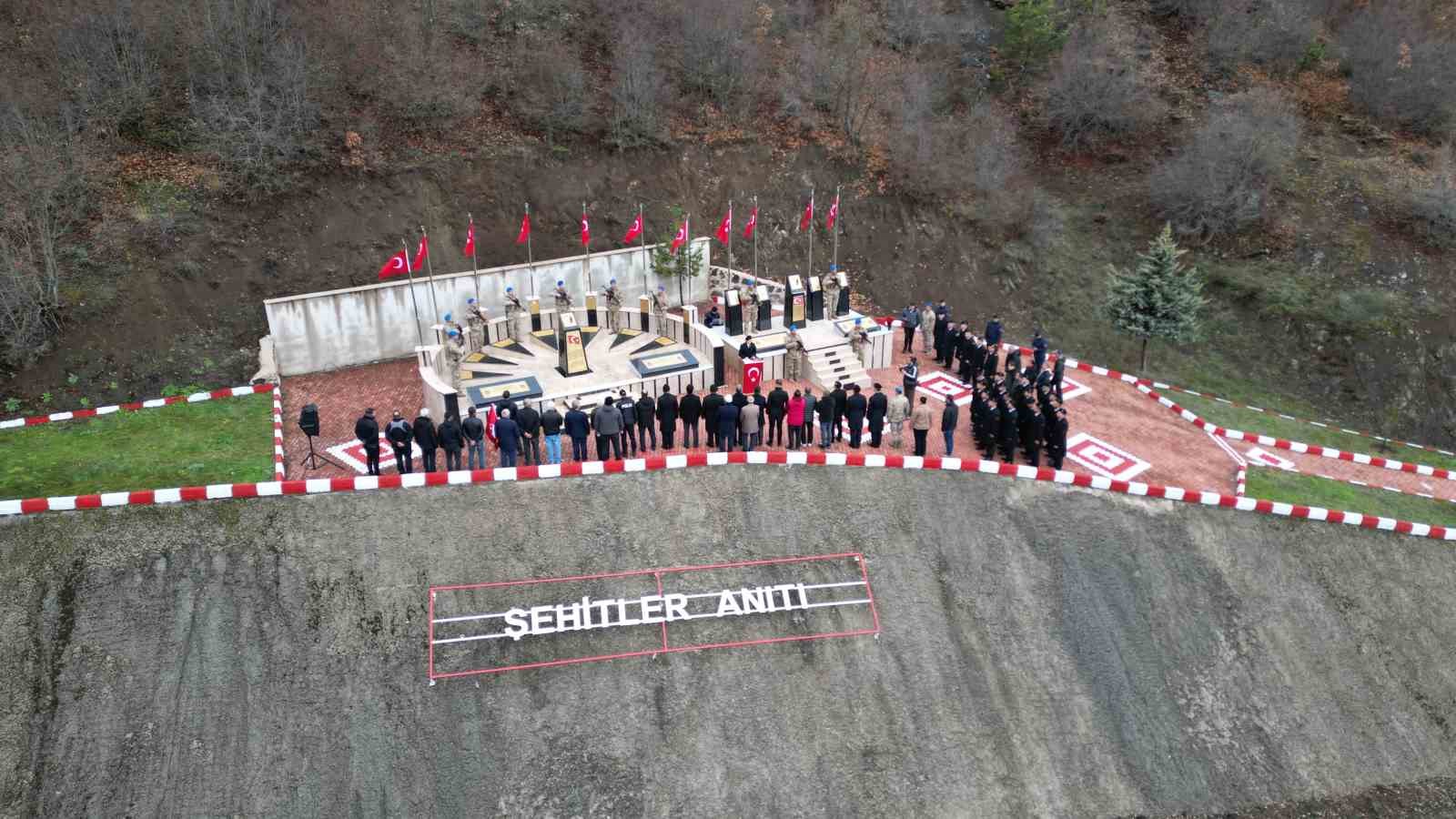tokatta 16 yil onceki teror saldirisinda sehit olan 7 asker anildi 0 sfkSEdN5