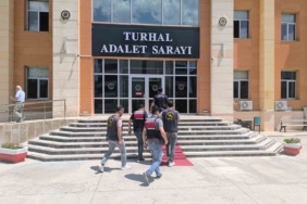 Kapıları koçbaşlarıyla kırdılar, çatı katında uyuşturucu yakaladılar: 79 tutuklama 2 thumbnail