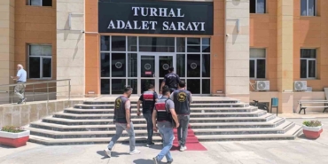 tokatta-24-yil-9-ay-hapis-cezasi-bulunan-firari-jandarma-operasyonuyla-yakalandi-XQlqLIYa.jpg
