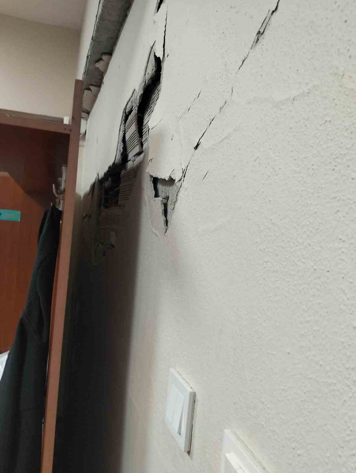 tokatta 55 buyuklugundeki deprem okul duvarlarini catlatti 1 5infXuhv