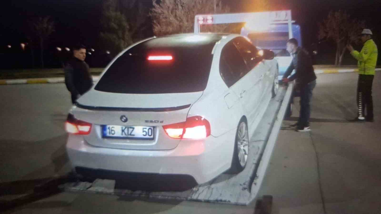 Tokat’ta abartı egzoz kullanan sürücüye ceza yağdı, araç trafikten men edildi 5 tokatta abarti egzoz kullanan surucuye ceza yagdi arac trafikten men edildi 1 5PuUv3nO