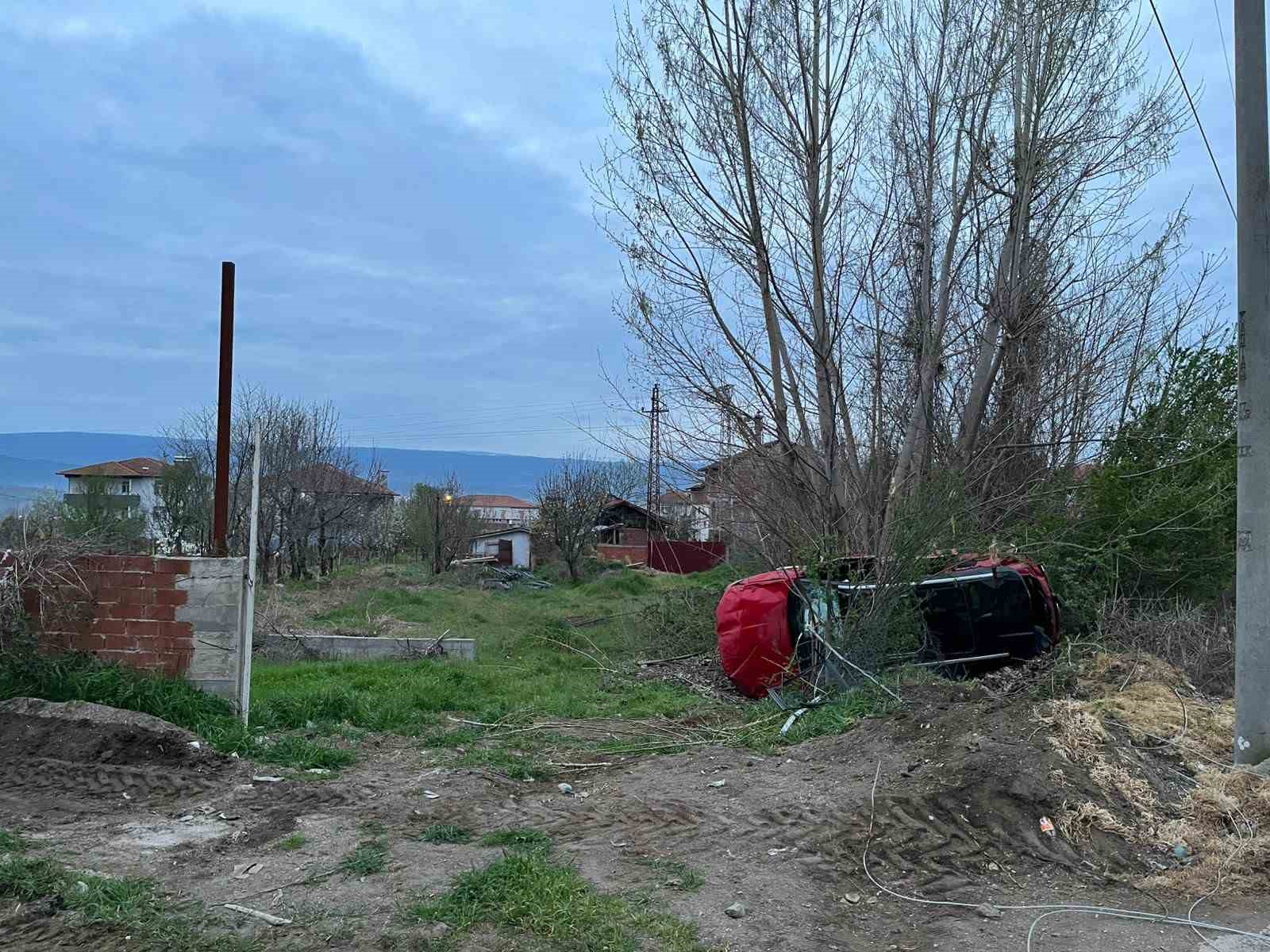 tokatta alkollu surucu emanet aldigi aracla takla atti iki kardes yaralandi 0