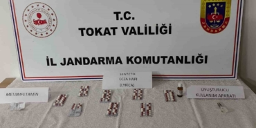 tokatta-aracta-sentetik-hap-ve-uyusturucu-madde-bulunan-supheli-adli-kontrolle-serbest-kaldi-UPBWsZ9X.jpg