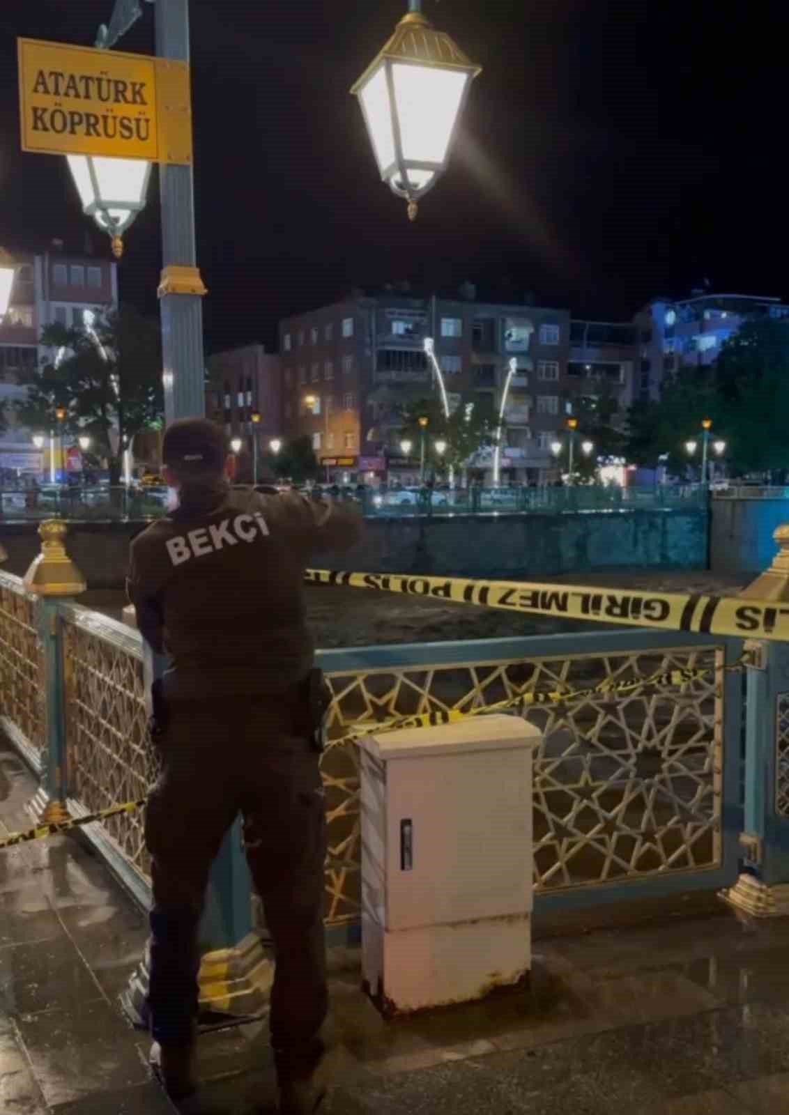 Tokat’ta Atatürk Köprüsü, taşkın riskine karşı yaya trafiğine kapatıldı 6 tokatta ataturk koprusu taskin riskine karsi yaya trafigine kapatildi 2 z1VJuAbG