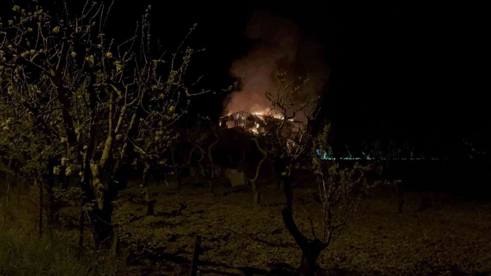 Tokat’ta çıkan yangında ev kullanılamaz hale geldi 5 tokatta cikan yanginda ev kullanilamaz hale geldi 1 1QR7cUYd