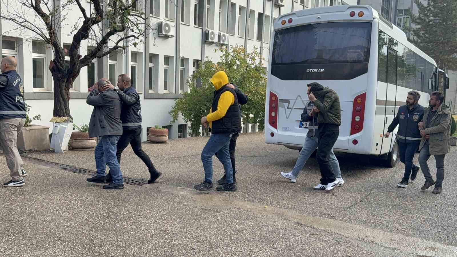 tokatta fuhus cetesi cokertildi 5 tutuklama 1 FgMUQKNw