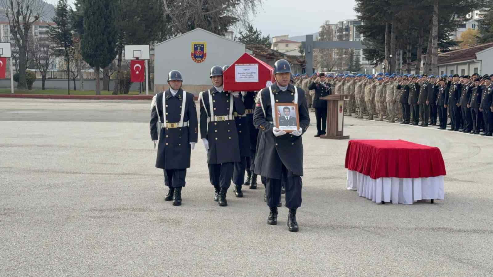 tokatta gorevi basinda rahatsizlanan uzman cavus hayatini kaybetti 1 m1iHiFrg