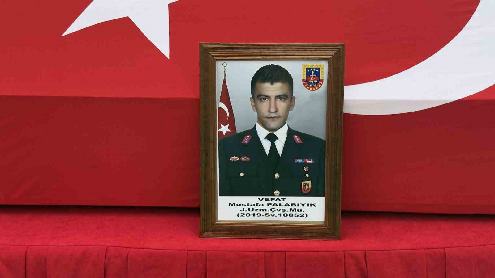 tokatta gorevi basinda rahatsizlanan uzman cavus hayatini kaybetti 5 KwGBDlWi
