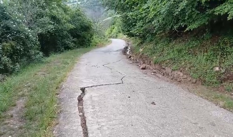 tokatta heyelan korkusuyla vatandaslar evlerine giremiyor 4 tGlcQOwB