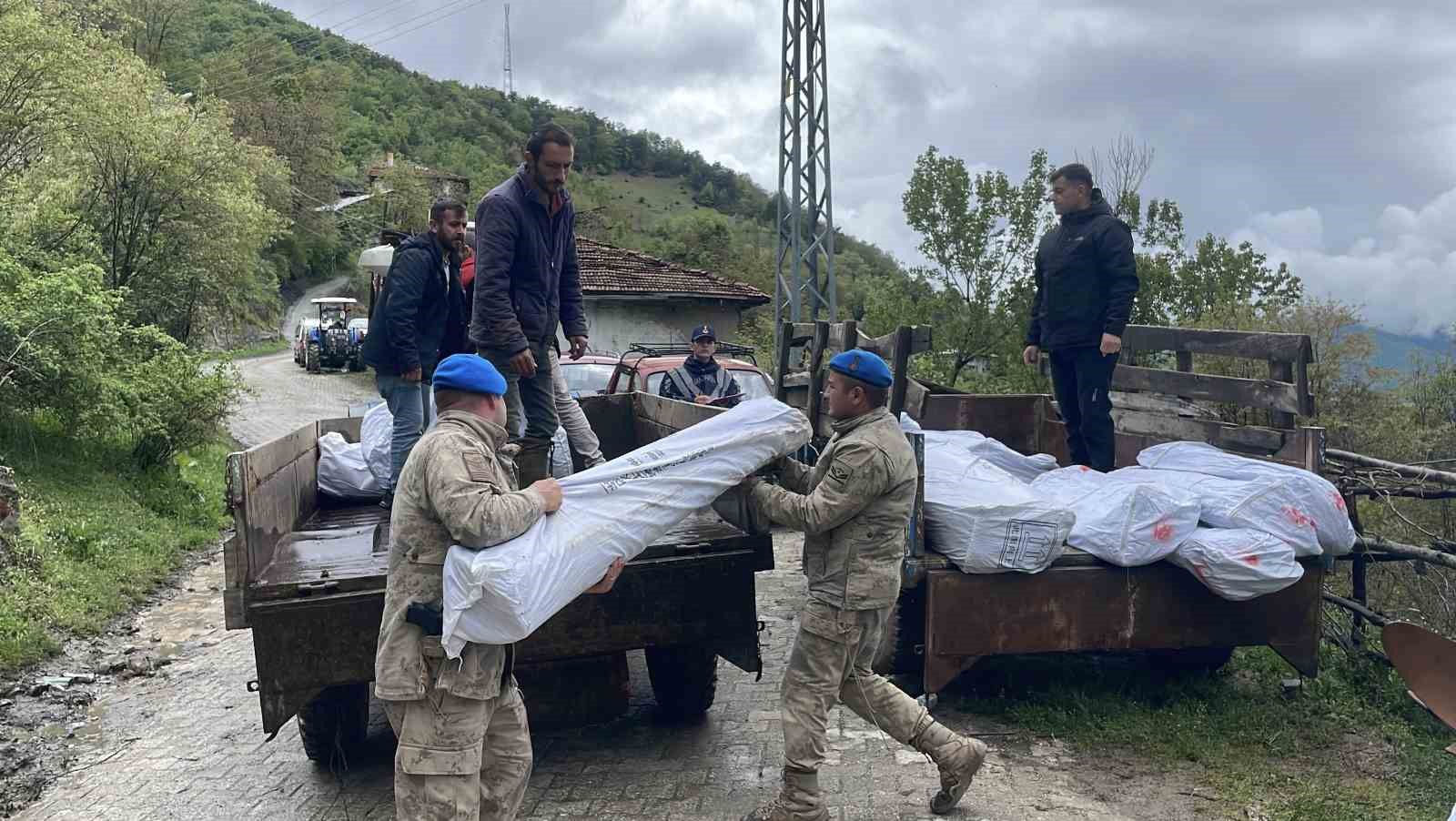 tokatta heyelan riski altindaki koy bosaltiliyor 2 sGFvN5Cc