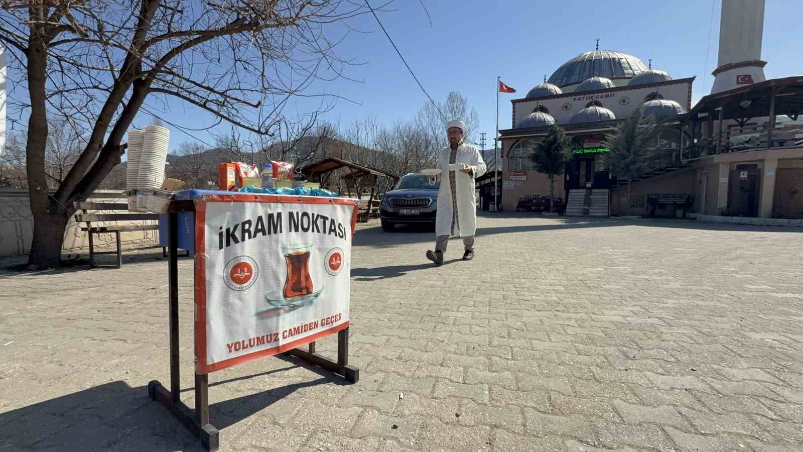 tokatta iftara yetisme telasi kazaya donusmesin diye ikram noktasi kuruldu 3 AvLI5rbJ