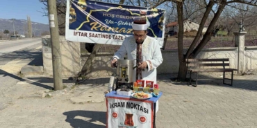 tokatta-iftara-yetisme-telasi-kazaya-donusmesin-diye-ikram-noktasi-kuruldu-6Xf3i8pr.jpg