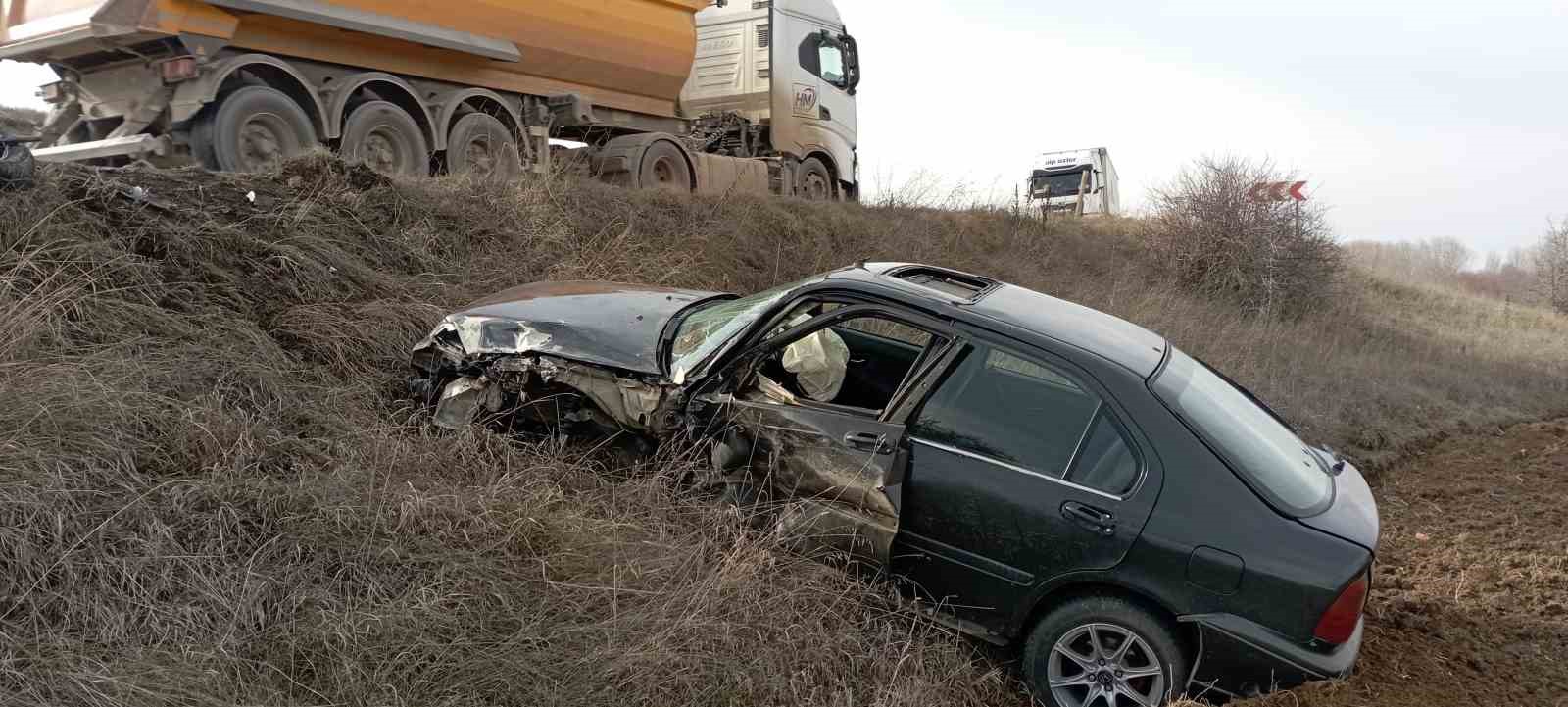 tokatta iki otomobil kafa kafaya carpisti 3 yarali 4 GFiSLf71