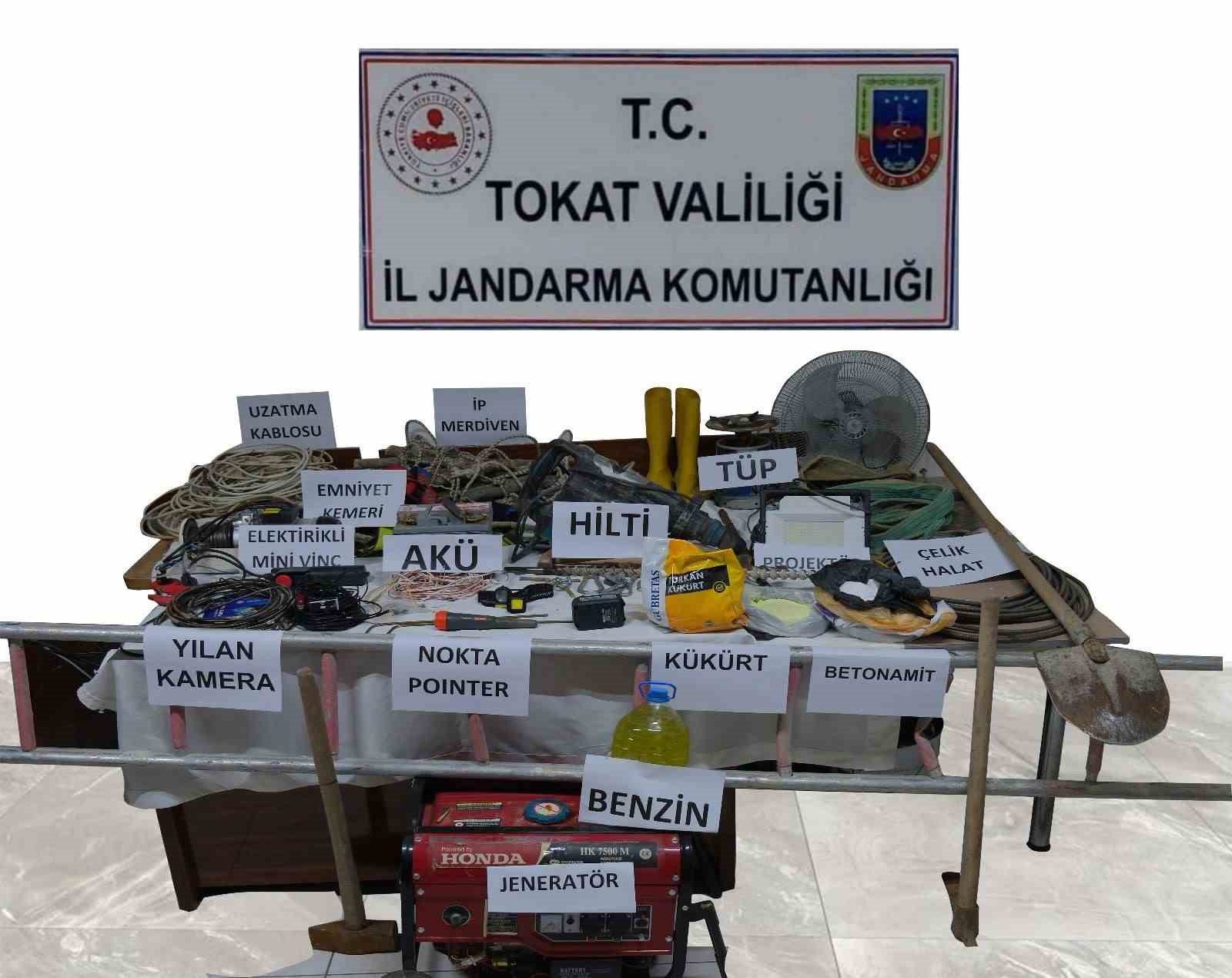 tokatta kacak kazi yapan 3 supheli sucustu yakalandi 0 LDDnSiM6