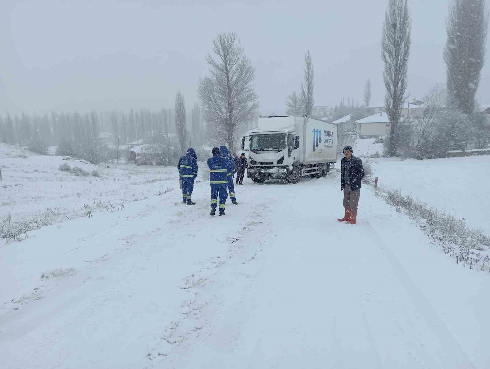 tokatta kar yagisi ulasimi olumsuz etkiledi 0 Q4Jsu2rF