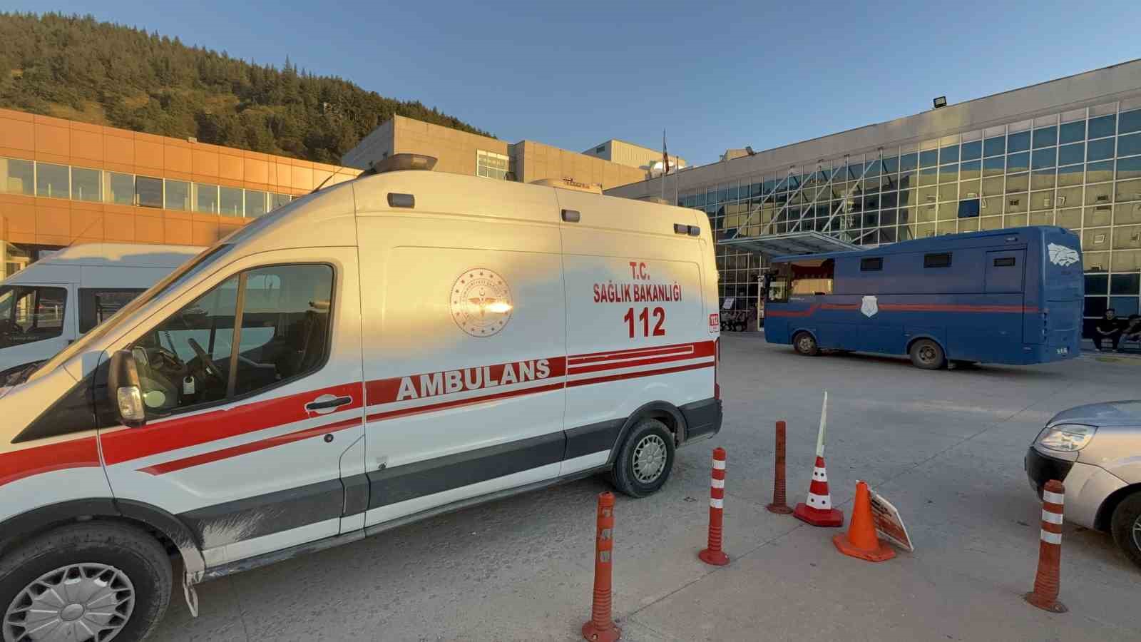 Tokat’ta kayınpederini darbederek öldürdüğü iddia edilen gelin gözaltına alındı 6 tokatta kayinpederini darbederek oldurdugu iddia edilen gelin gozaltina alindi 2 uypSiSwU