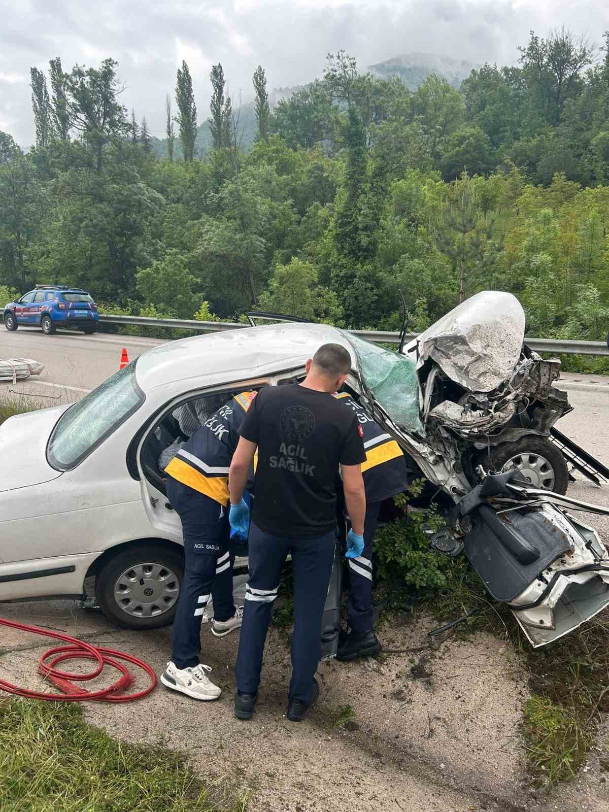 tokatta kazada hurdaya donen otomobildeki 5 kisi yaralandi 0 pOIPrOIh