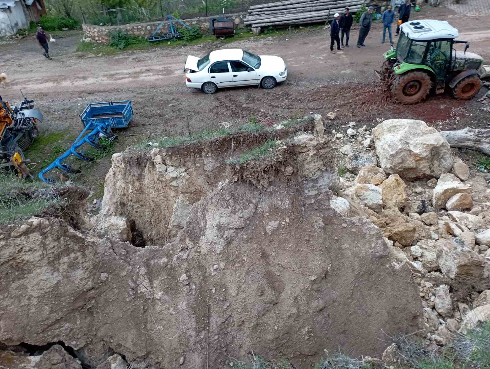tokatta koy girisindeki heyelan korkuttu 4 gfcwRmcj