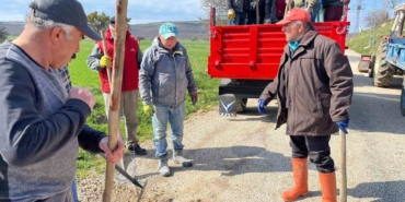 tokatta-koy-halki-el-ele-vererek-5-kilometrelik-yolu-yeniledi-FIJqrJG3.jpg