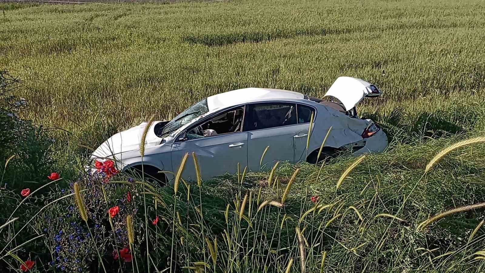 Tokat’ta otomobil ile çarpışan traktör ikiye bölündü: 2 yaralı 4 tokatta otomobil ile carpisan traktor ikiye bolundu 2 yarali 0 jC5CE53H