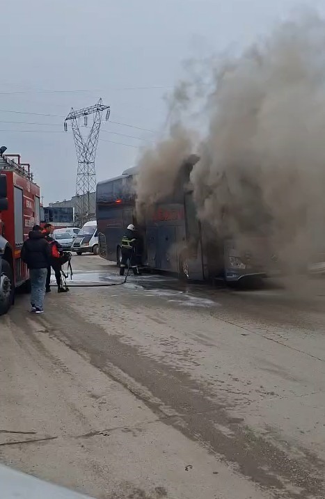 Tokat’ta park halindeki otobüs alev aldı 6 tokatta park halindeki otobus alev aldi 2 prsQTprE