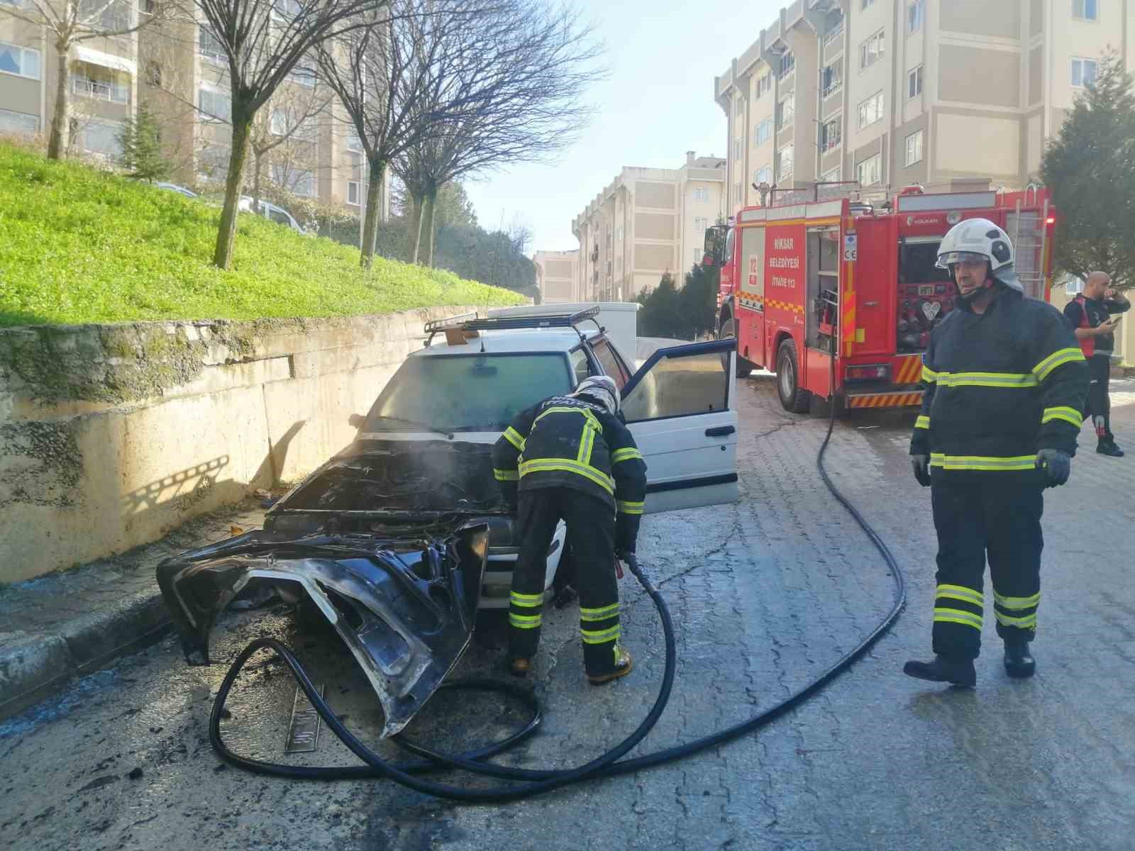 tokatta park halindeki otomobil alev alev yandi 0 9qQcQevF