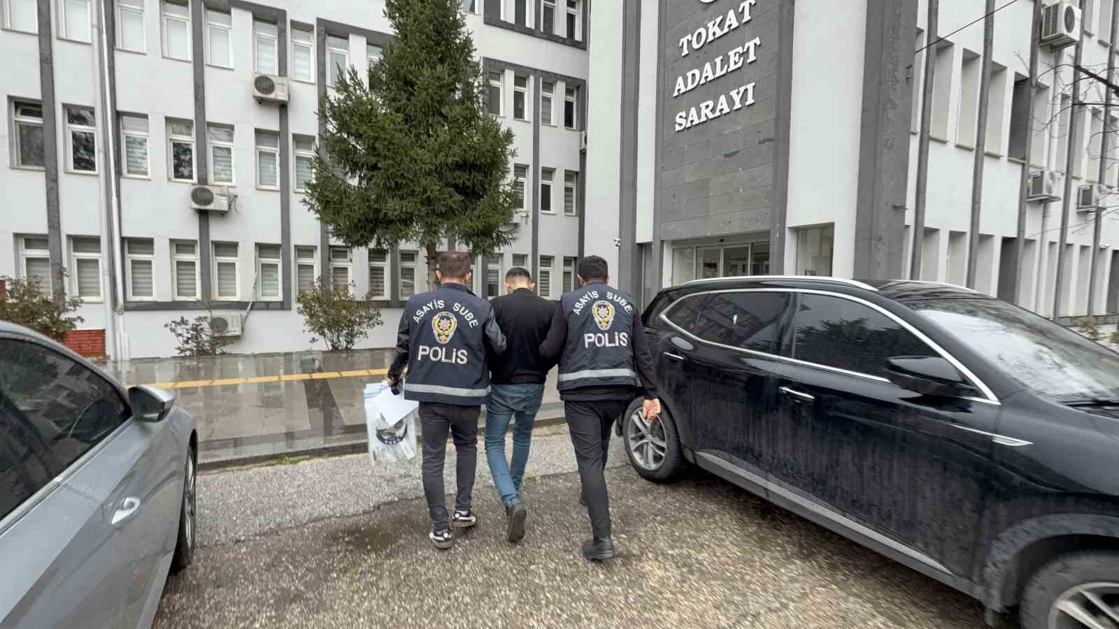 tokatta polis delil aradi cephanelik buldu 1 tE5s1iM7