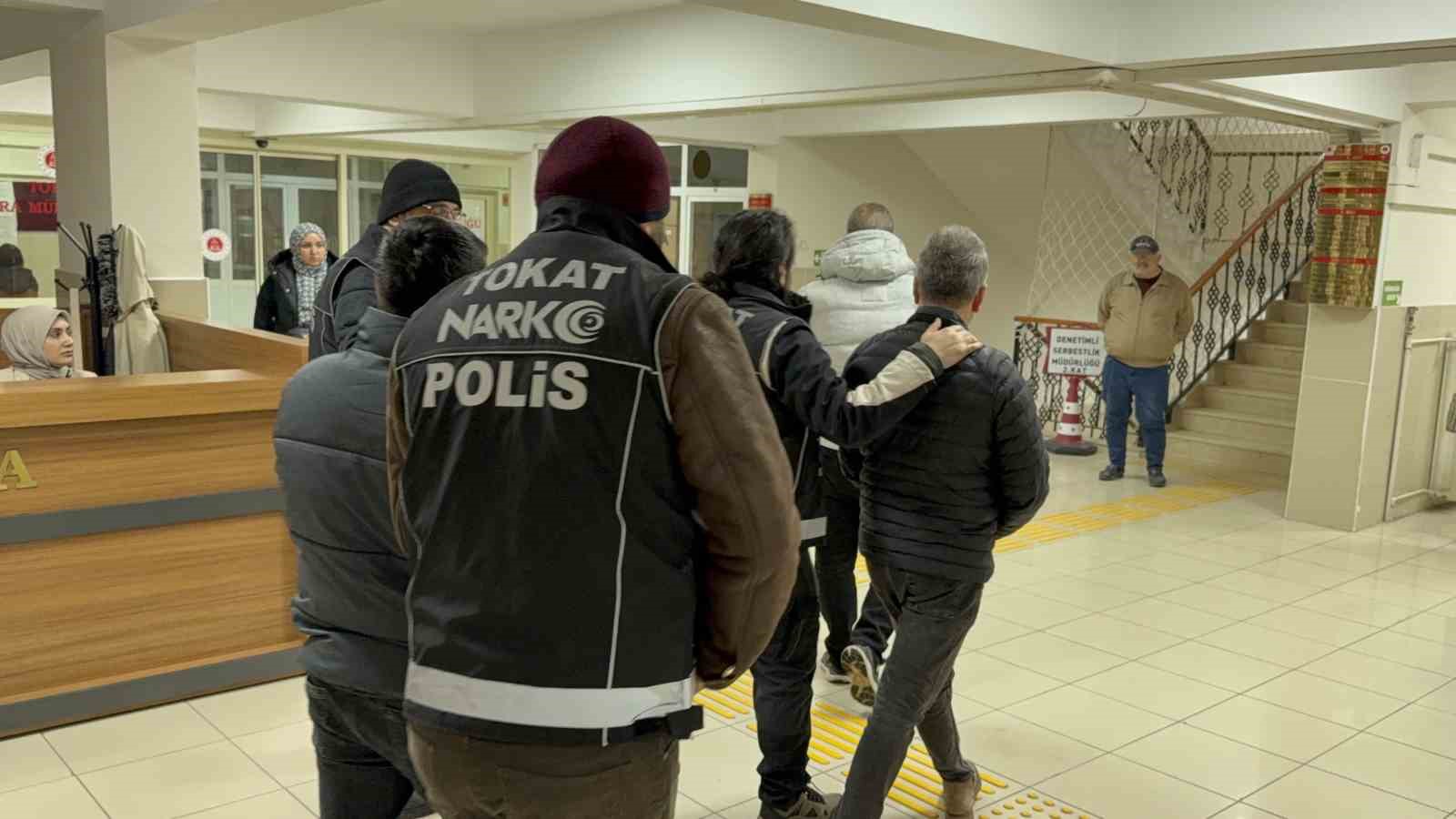 tokatta rekor miktarda sentetik ecza ele gecirildi 3 supheli tutuklandi 1 Zman3aeW
