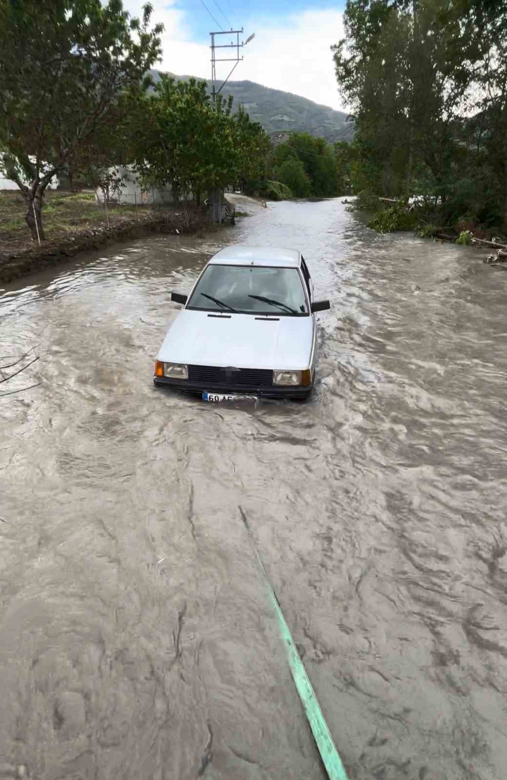 tokatta taskinda mahsur kalan arac son anda kurtarildi 2 JTnHPqd6