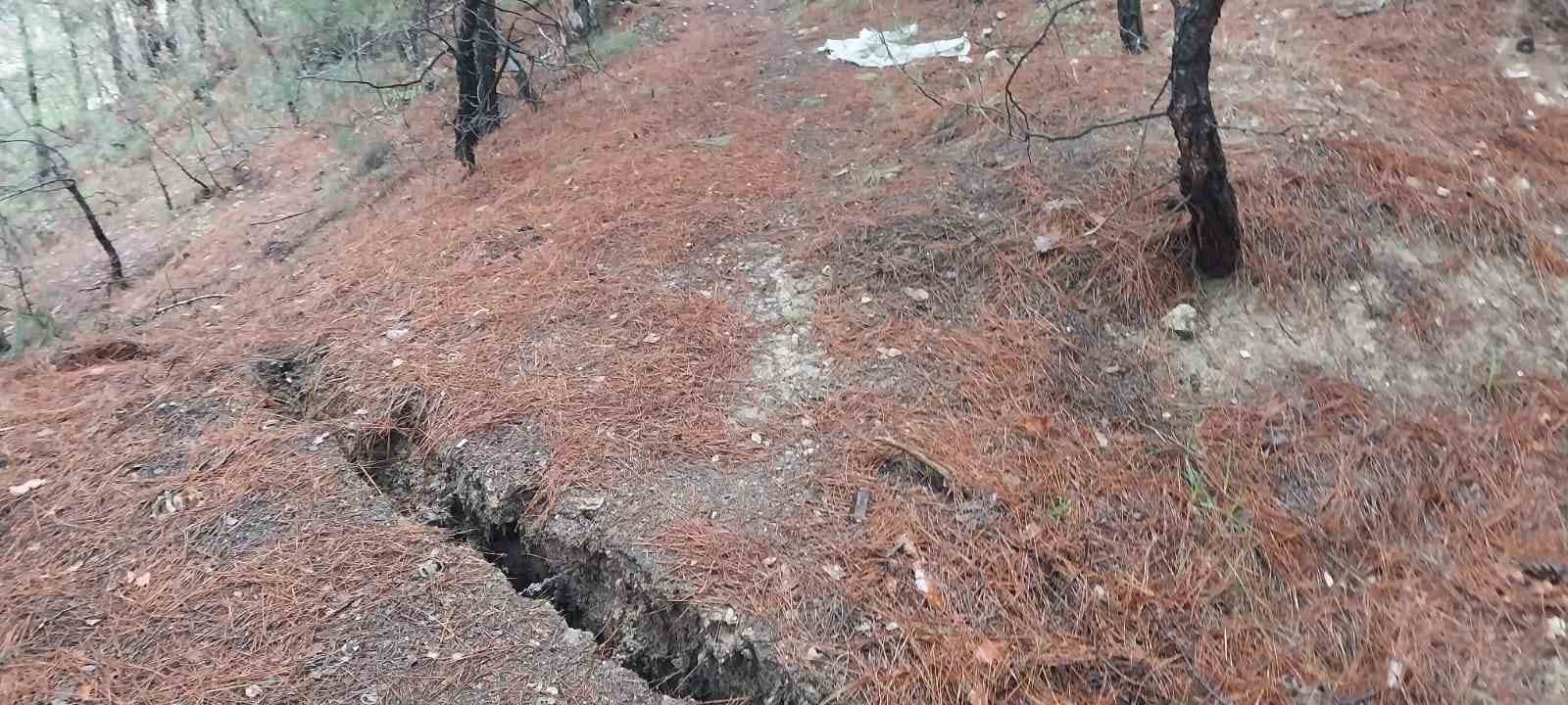 tokatta toprak kaymasi nedeniyle 13 dairenin tahliye edildigi bolge dron ile goruntulendi 11