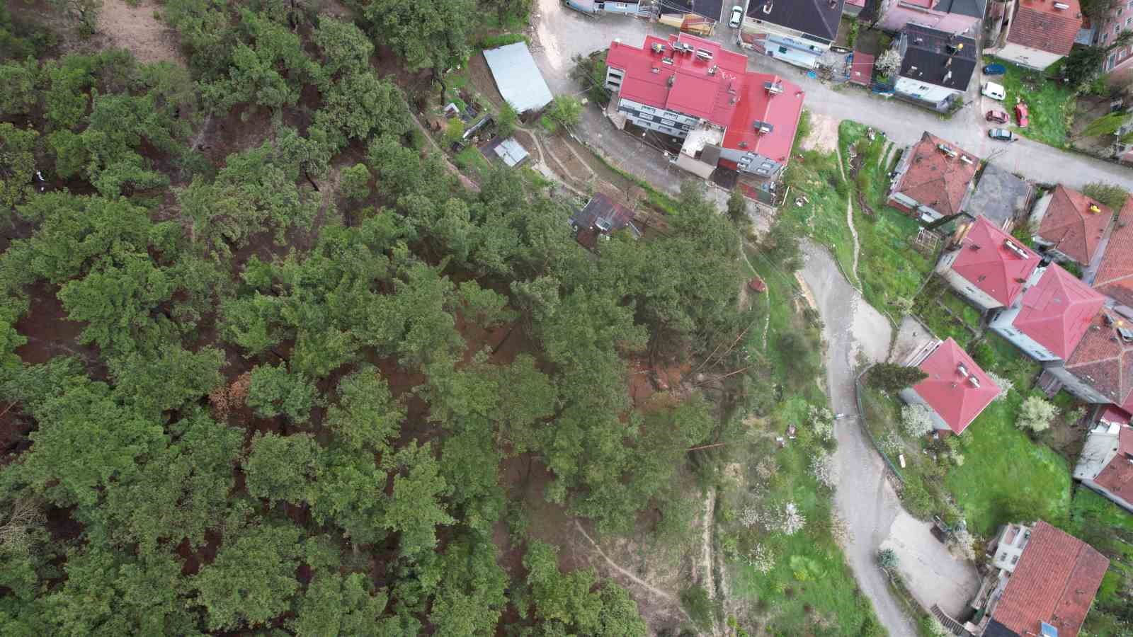 tokatta toprak kaymasi nedeniyle 13 dairenin tahliye edildigi bolge dron ile goruntulendi 6 YVviW5GM