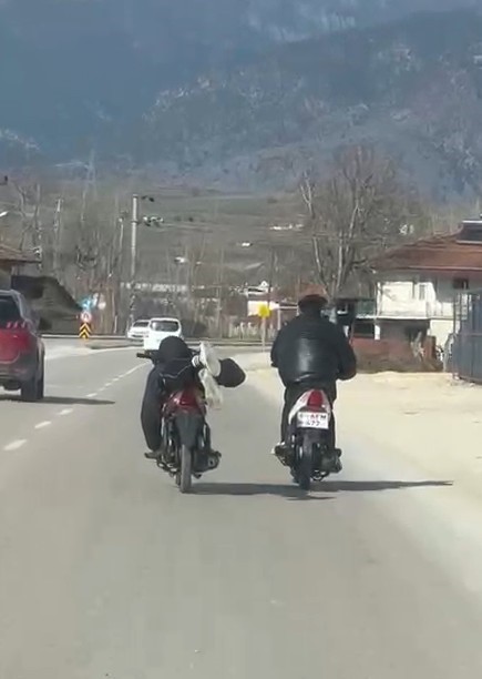 Tokat’ta trafik güvenliğini tehlikeye düşüren motosikletlilere ceza yağdı 6 tokatta trafik guvenligini tehlikeye dusuren motosikletlilere ceza yagdi 2 f91btqHt
