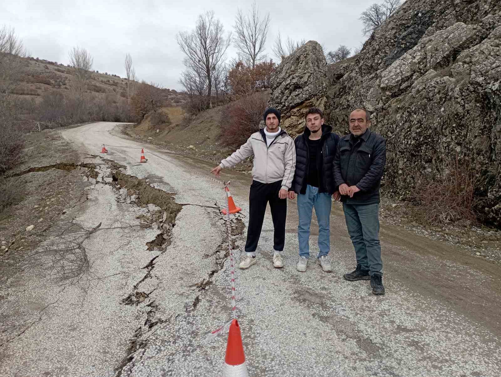 Tokat’ta yağışlar toprak kaymasına neden oldu 4 tokatta yagislar toprak kaymasina neden oldu 0 E1fWO1G3
