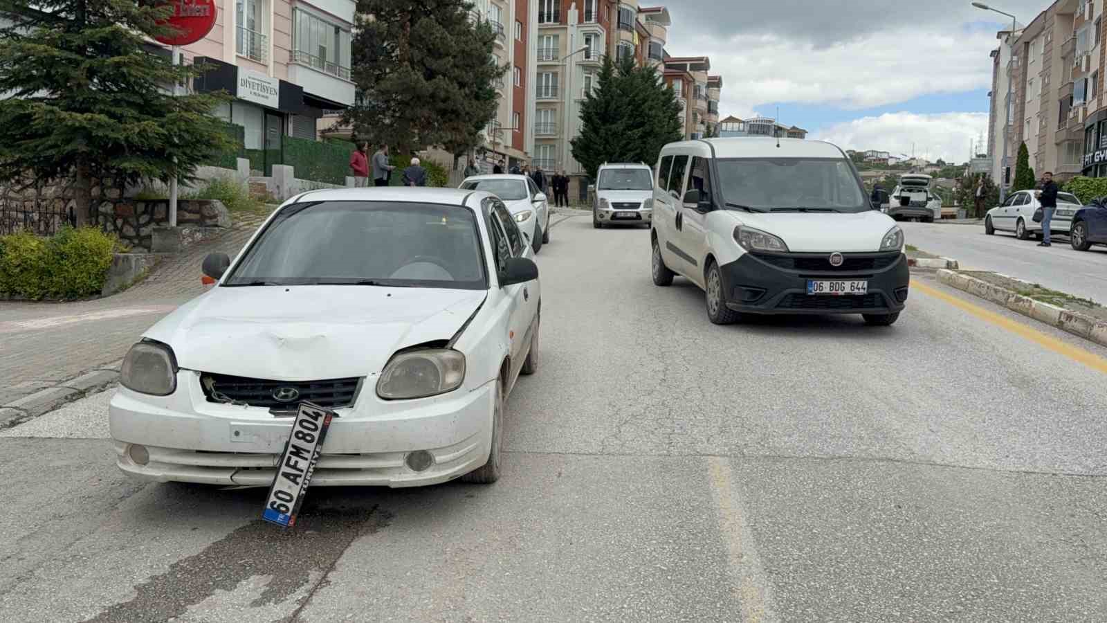 tokatta yolun karsisina gecmek isteyen kadina alkollu surucu carpti 1 PGKu9AwY