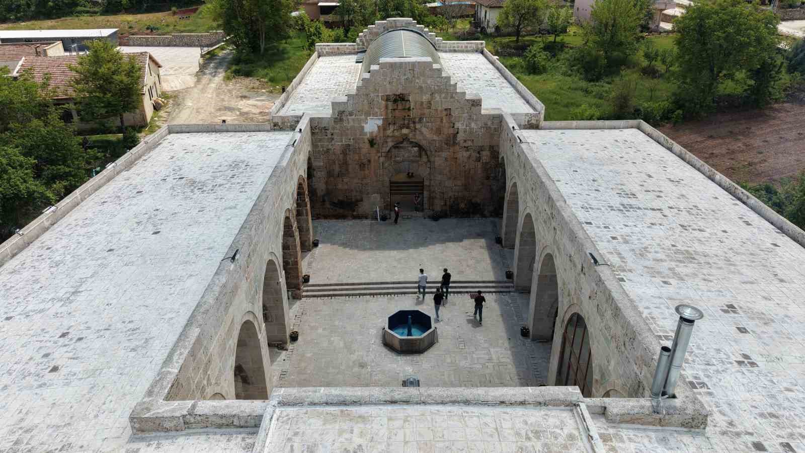 tokattaki 8 asirlik kervansaray gunumuzde restoran olarak hizmet veriyor 2