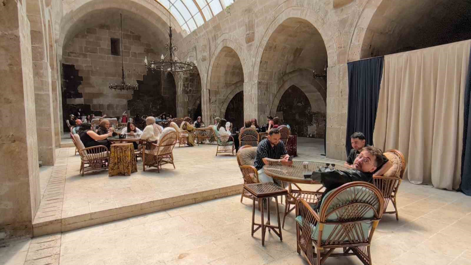tokattaki 8 asirlik kervansaray gunumuzde restoran olarak hizmet veriyor 7 k4m5astk