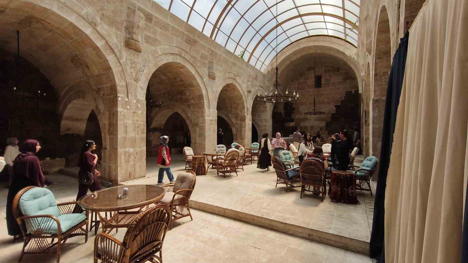 tokattaki 8 asirlik kervansaray gunumuzde restoran olarak hizmet veriyor 8 Vh9s7JeC
